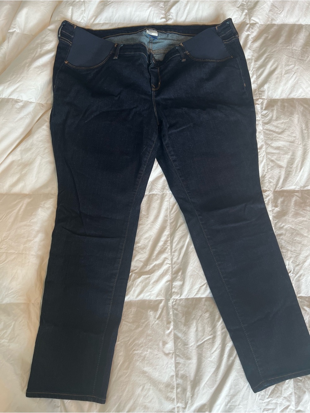 Old Navy Maternity Stretch Denim Jeans w/ side panel. Size 18 short. Never worn.